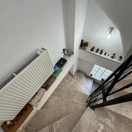 Aj Muestakil Ev Doert Odali