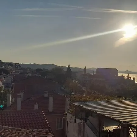 Aj Muestakil Ev Doert Odali