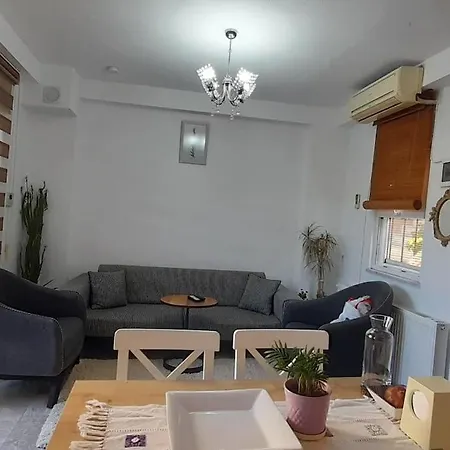 Aj Muestakil Ev Doert Odali Vakantiehuis