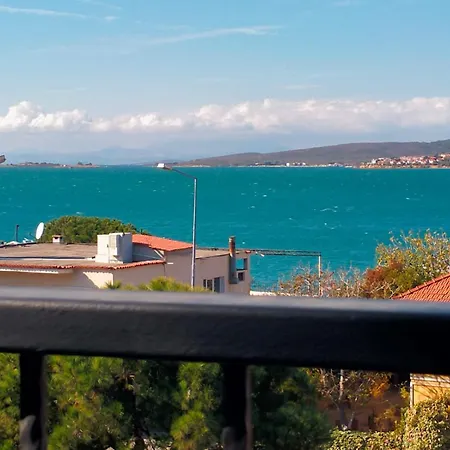 Aj Muestakil Ev Doert Odali Ayvalı