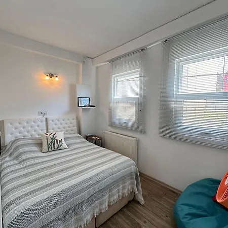 Aj Muestakil Ev Doert Odali * Ayvalı